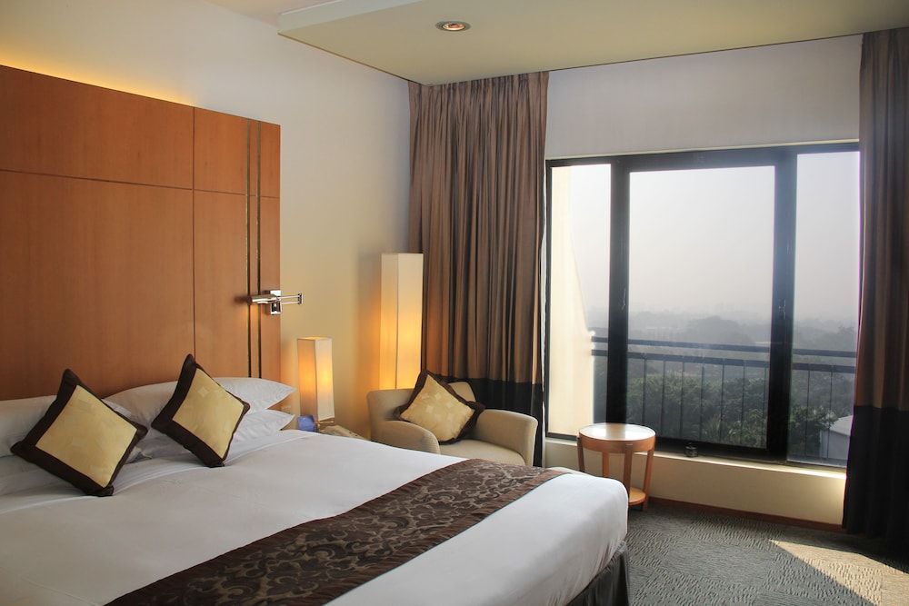 Radisson Blu Dhaka Water Garden Superior Room 4