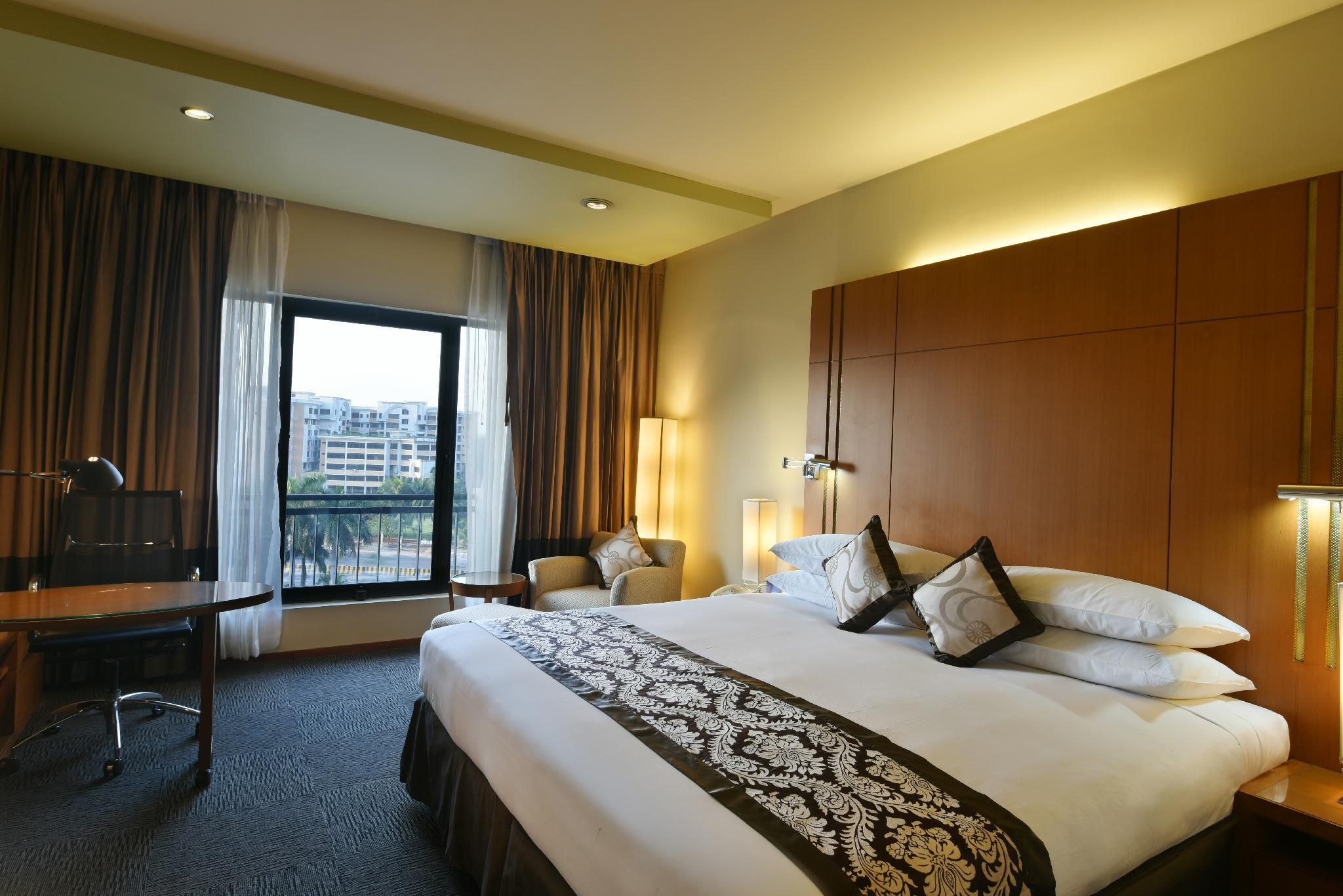 Radisson Blu Dhaka Water Garden Superior Room 7