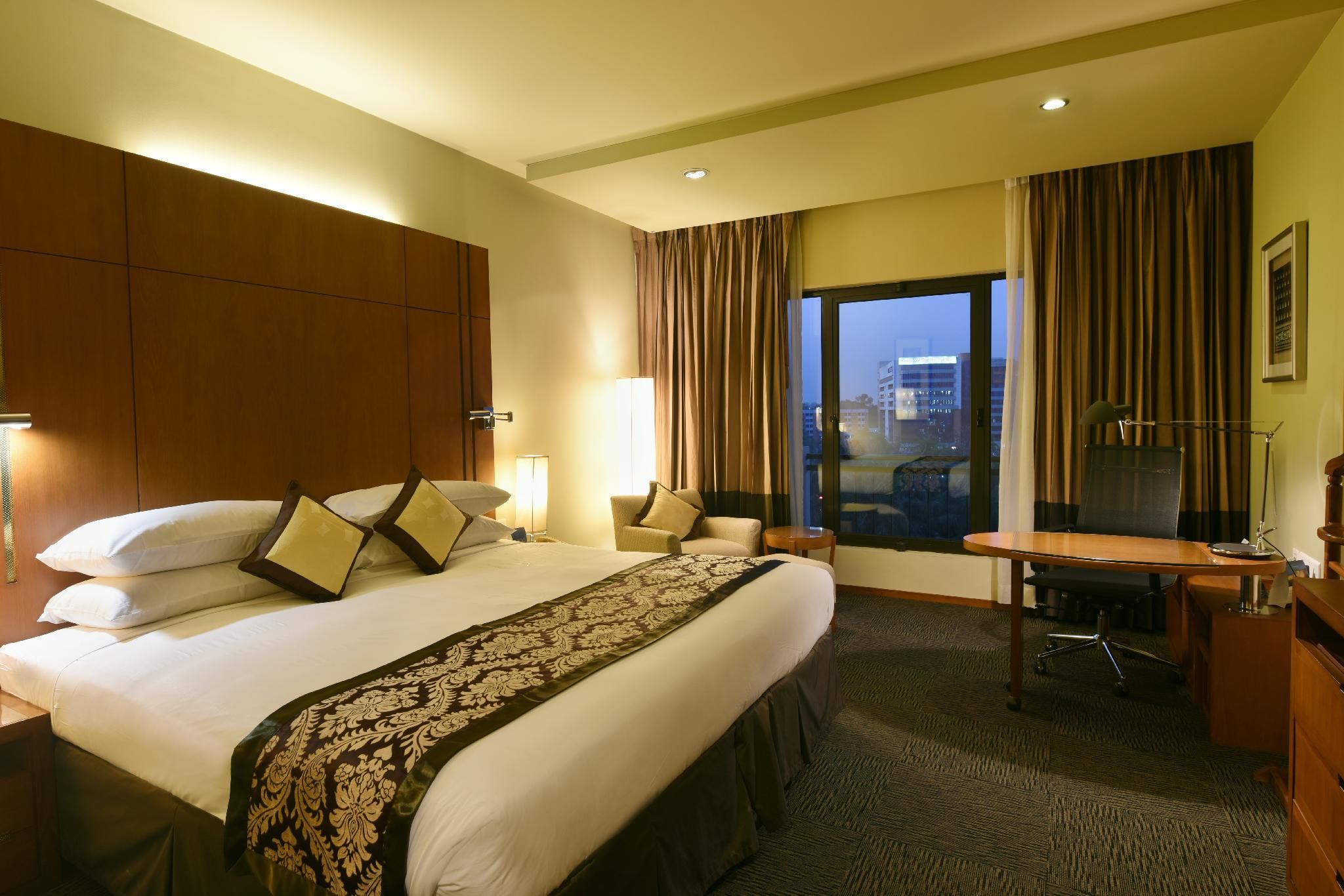 Radisson Blu Dhaka Water Garden Superior Room 14