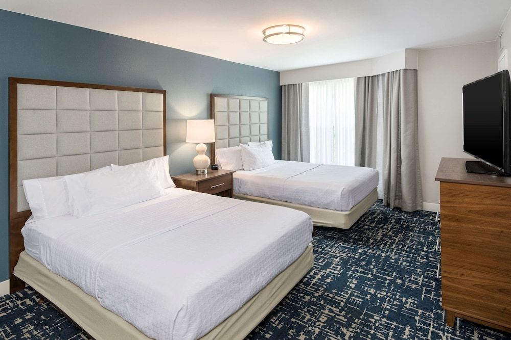 Suite, 2 Queen Beds, Accessible, Non Smoking (Roll-in shower)