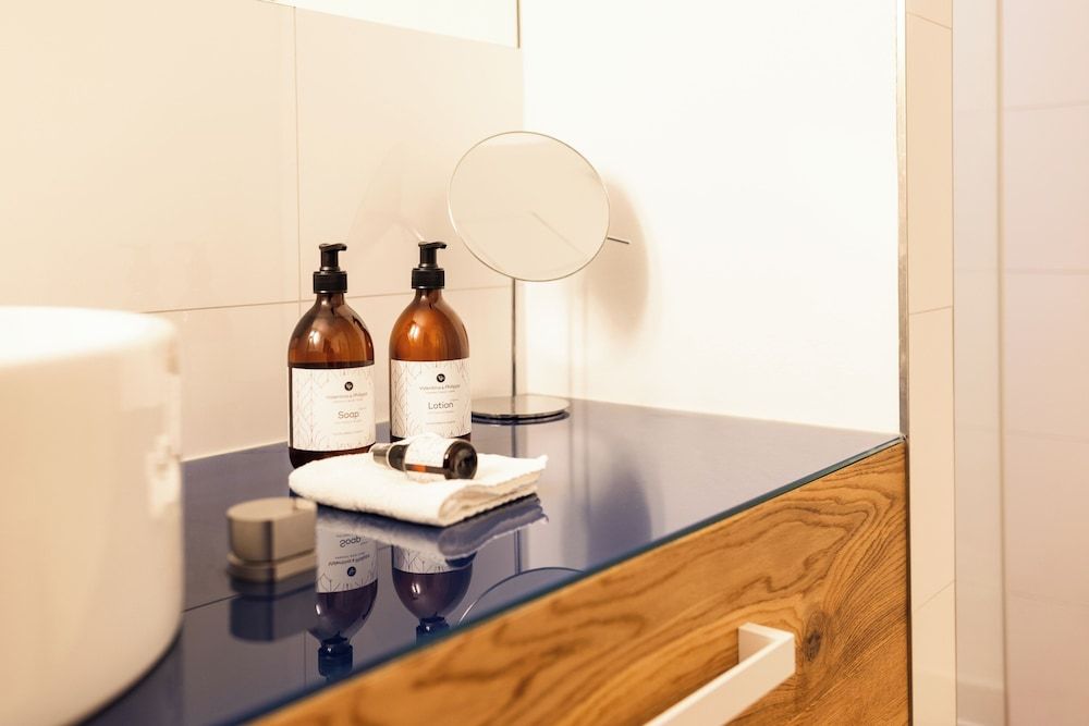 Small Luxury Hotel Goldgasse Double Room, 1 Queen Bed 3