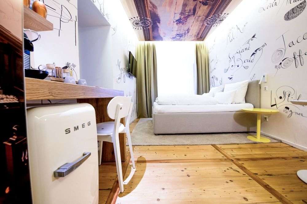 Small Luxury Hotel Goldgasse Double Room, 1 Queen Bed 2