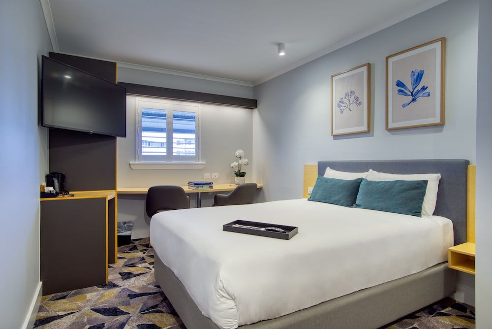 The Palmer Collective Deluxe Room, 1 Queen Bed 3