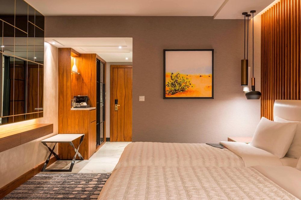 Le Meridien Dubai Hotel & Conference Centre Deluxe Room, 2 Twin Beds, Garden View