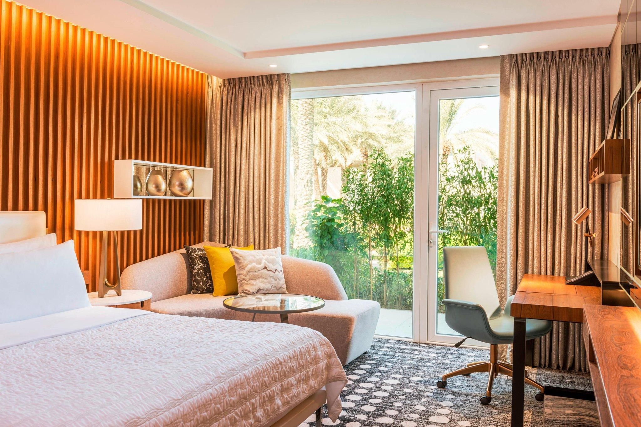 undefined Le Meridien Dubai Hotel & Conference Centre 4