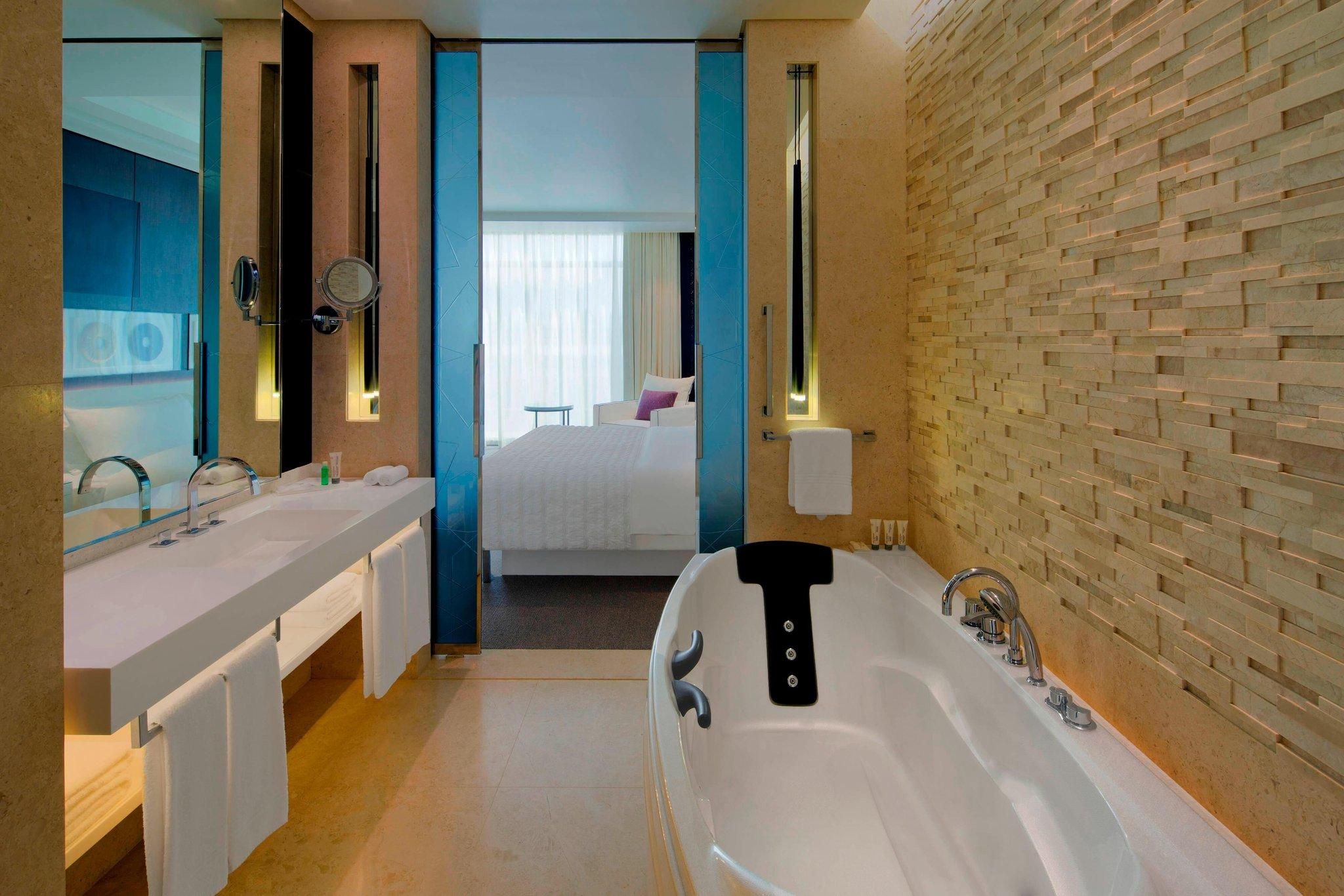 Le Royal Club, Executive lounge access, Larger Guest room, 2 Twin