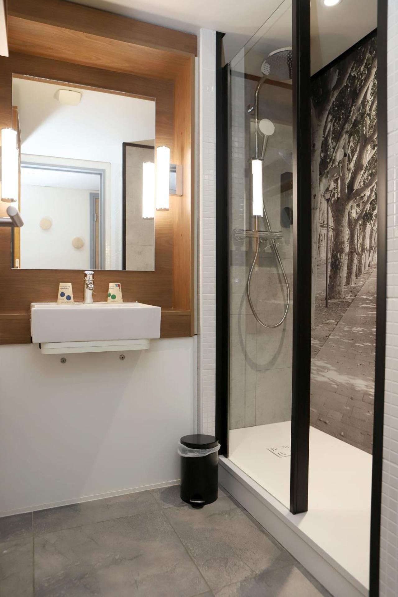 Superior Room - 1 Double Bed