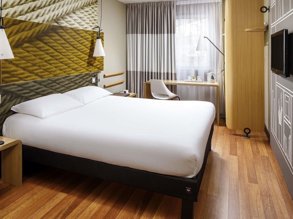 ibis Bristol Centre Double Room, 1 Double Bed 3