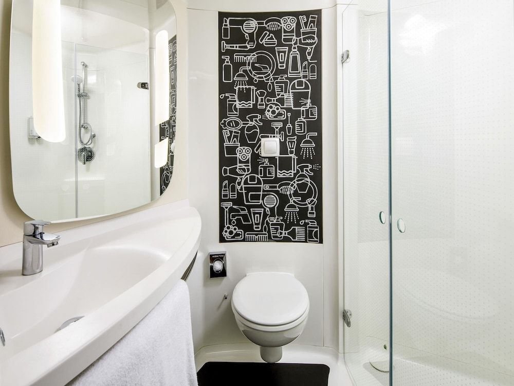 ibis Bristol Centre Double Room, 1 Double Bed 5