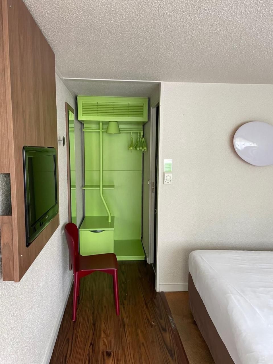 Campanile Poitiers Sud - Aeroport Standard Double Room with One Single Bed - Up to Ten Years 3