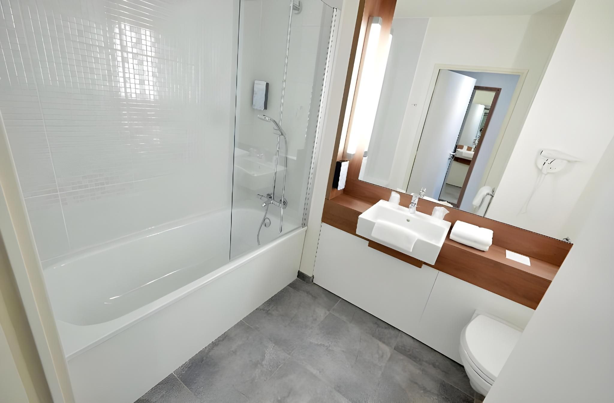 Campanile Hotel Auch Twin Room 2