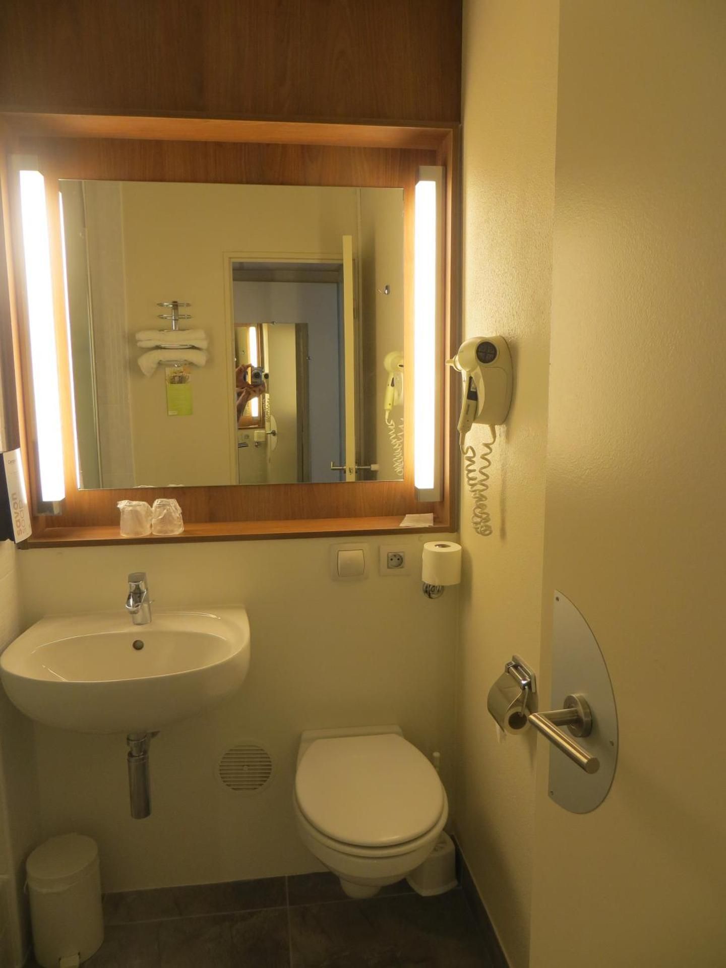 Standard Twin Room with One Single Bed - Up to Ten Years