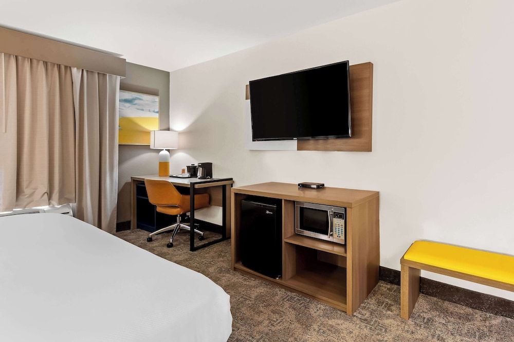 Standard Room, 1 King Bed, Non Smoking