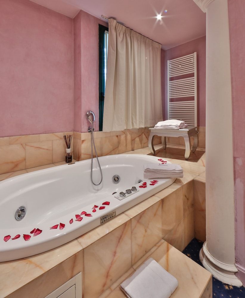 Hotel San Marco & Formula Club Suite 8