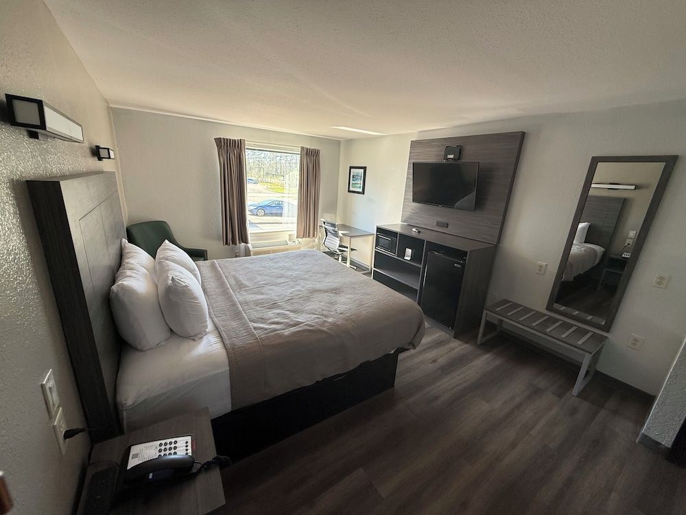 Room, 1 King Bed, Accessible, Non Smoking