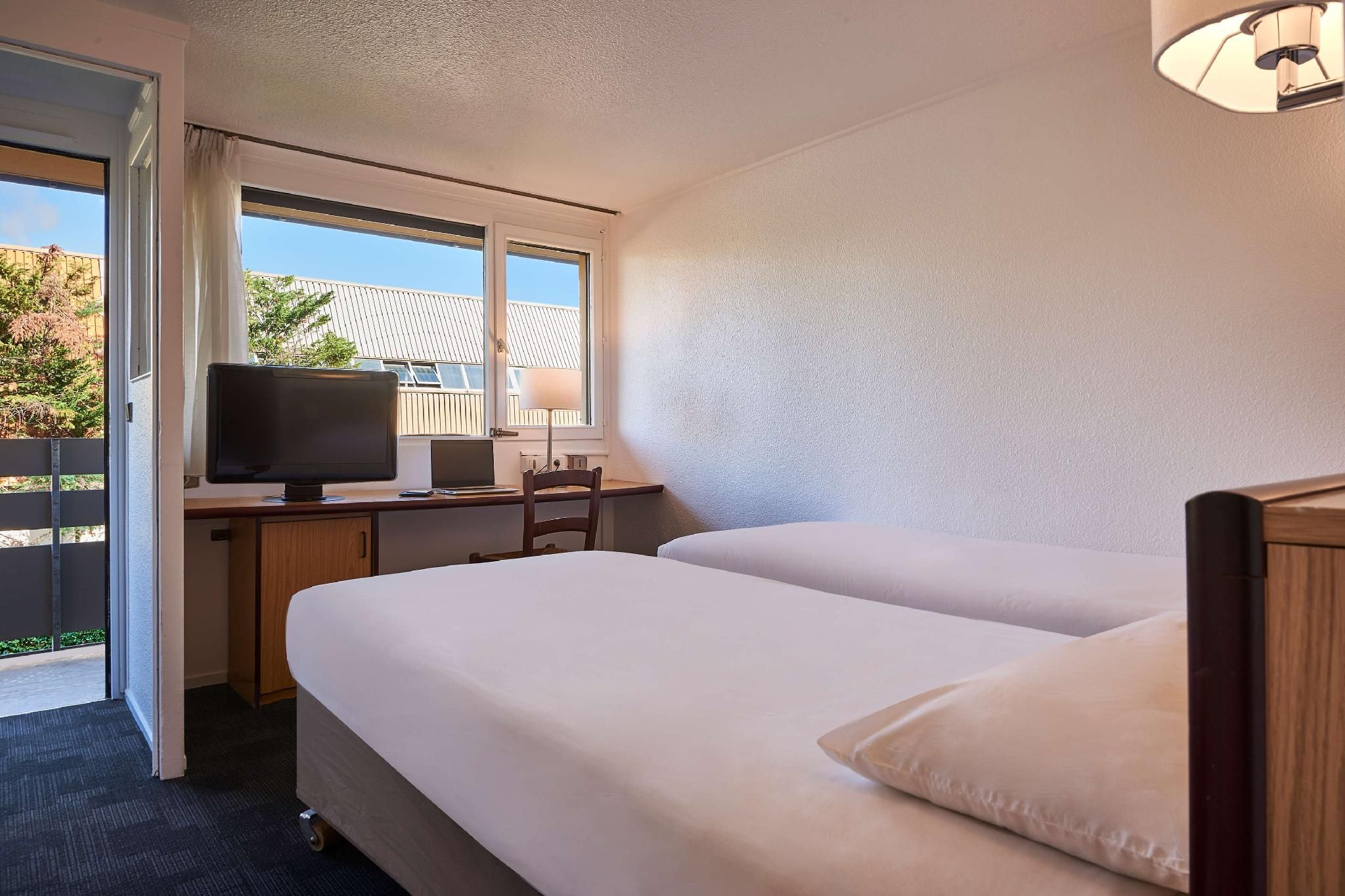 Kyriad Direct Strasbourg Ouest - Zénith 2 Single Beds