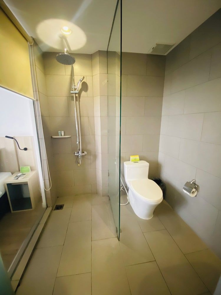 Liberty Hotel Saigon Greenview Deluxe Room 10