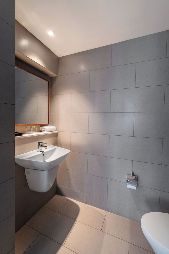 Liberty Hotel Saigon Greenview Deluxe Room 11