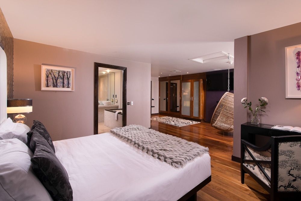 The Twelve Hotel Funnymoon Suite 4