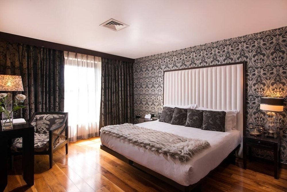 The Twelve Hotel Funnymoon Suite