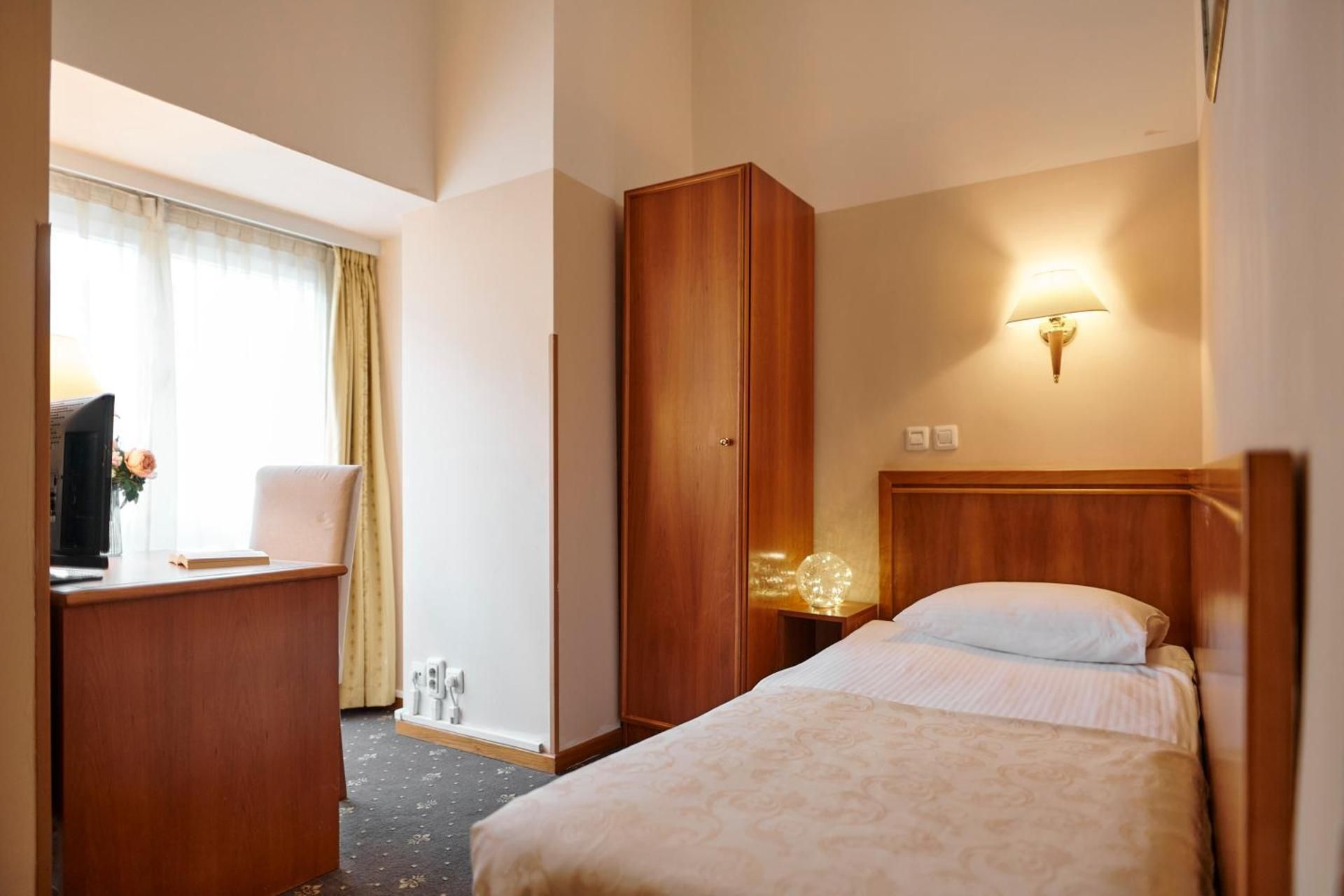 Hotel Lovran Single Room with Street View