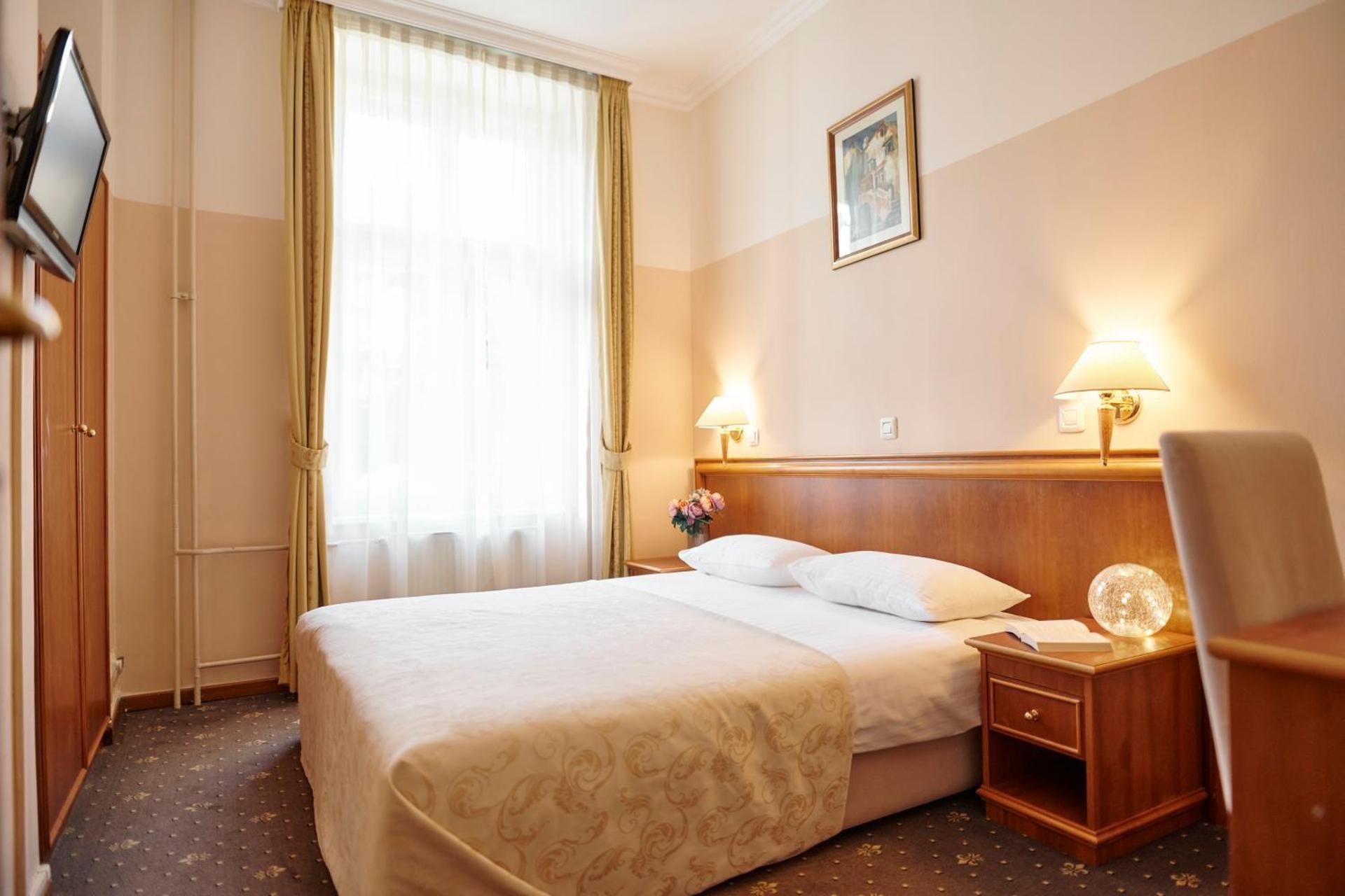 Standard Double or Twin Room with Street View