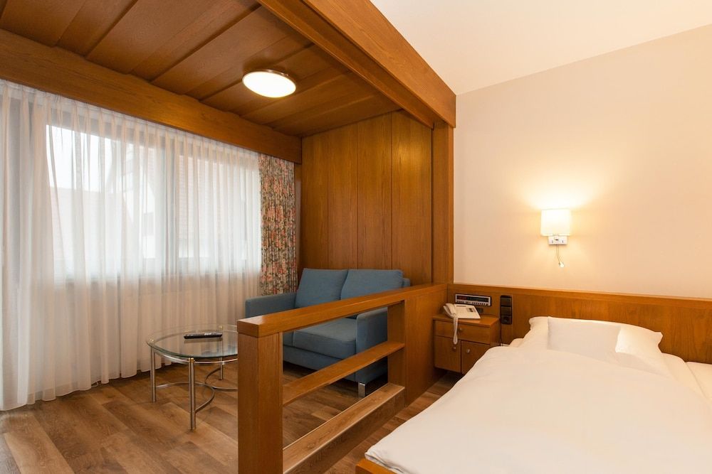 Landgasthof Hotel Hirsch Comfort Plus Zimmer B mit Balkon 2