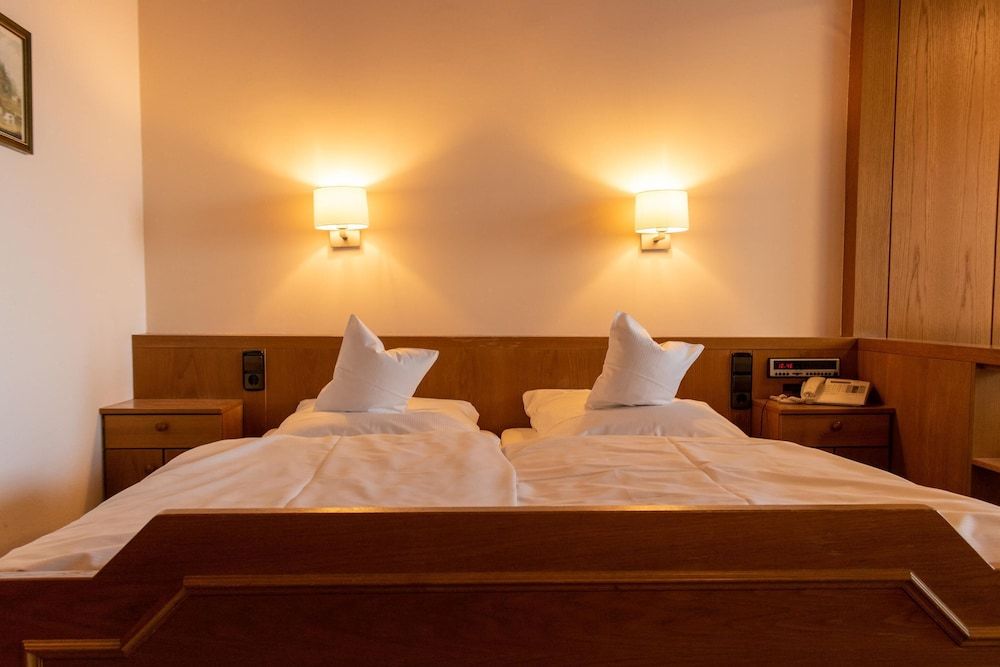 Landgasthof Hotel Hirsch Comfort Plus Zimmer B mit Balkon 3