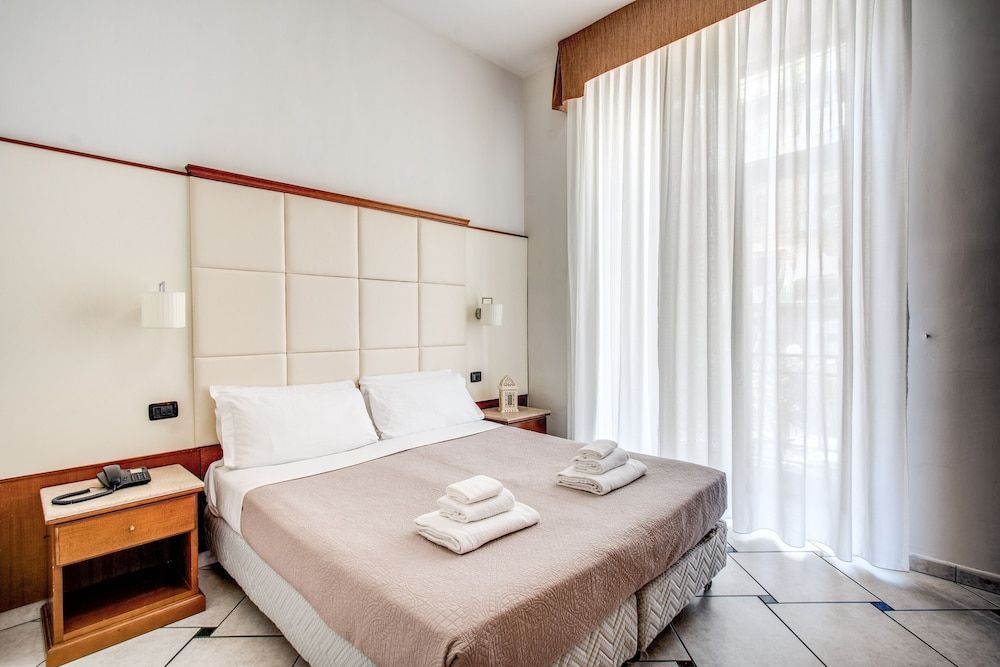 undefined Hotel Garibaldi 8
