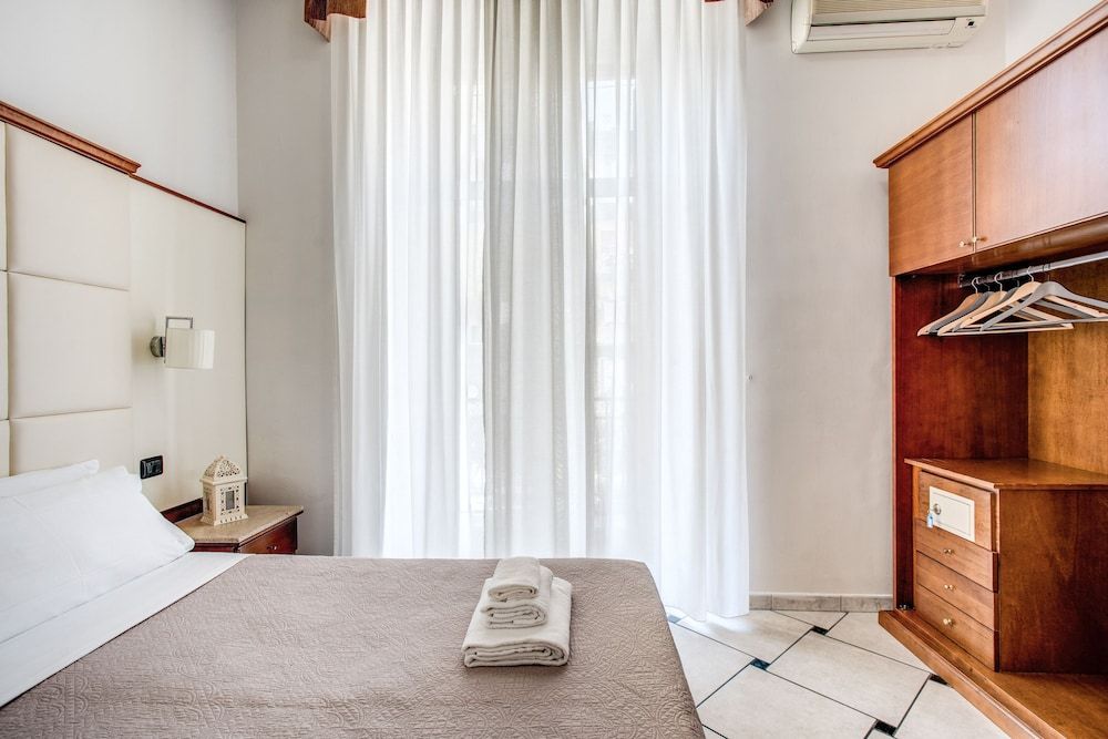undefined Hotel Garibaldi 9