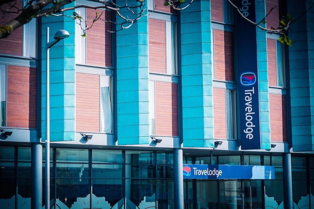 undefined Travelodge Dublin Airport South 4
