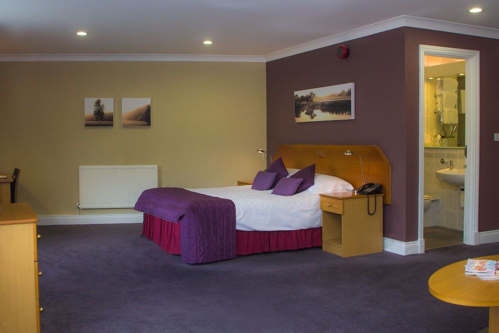 Essex Golf & Country Club Standard Double Room 4