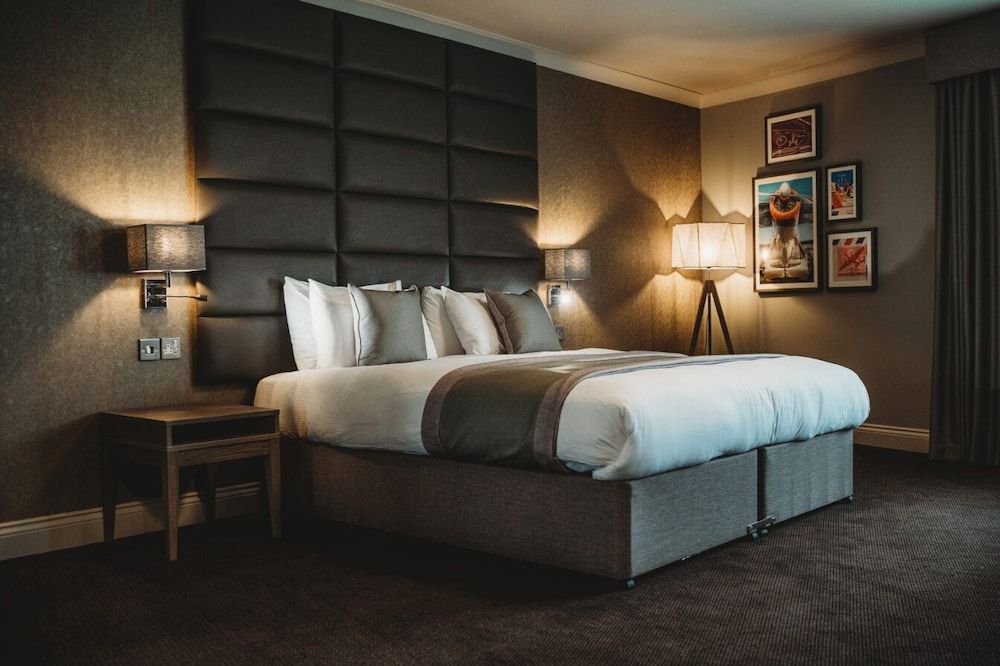 Essex Golf & Country Club Deluxe Twin Room