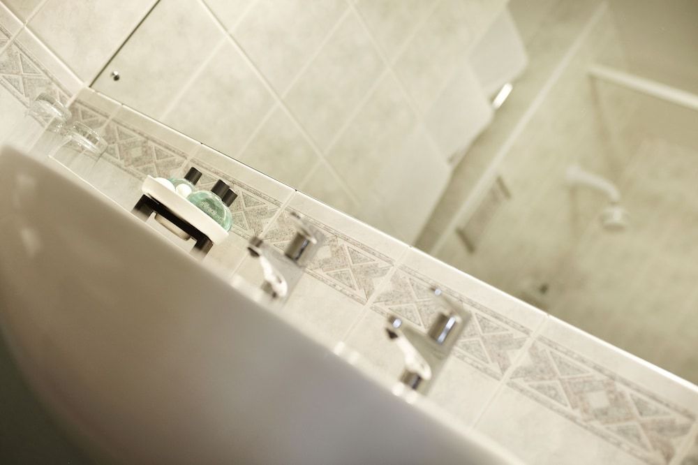 Essex Golf & Country Club Standard Double Room 5