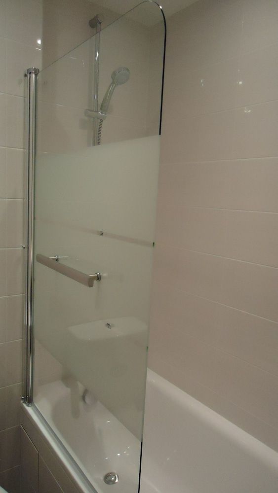 Deep Soaking Bathtub