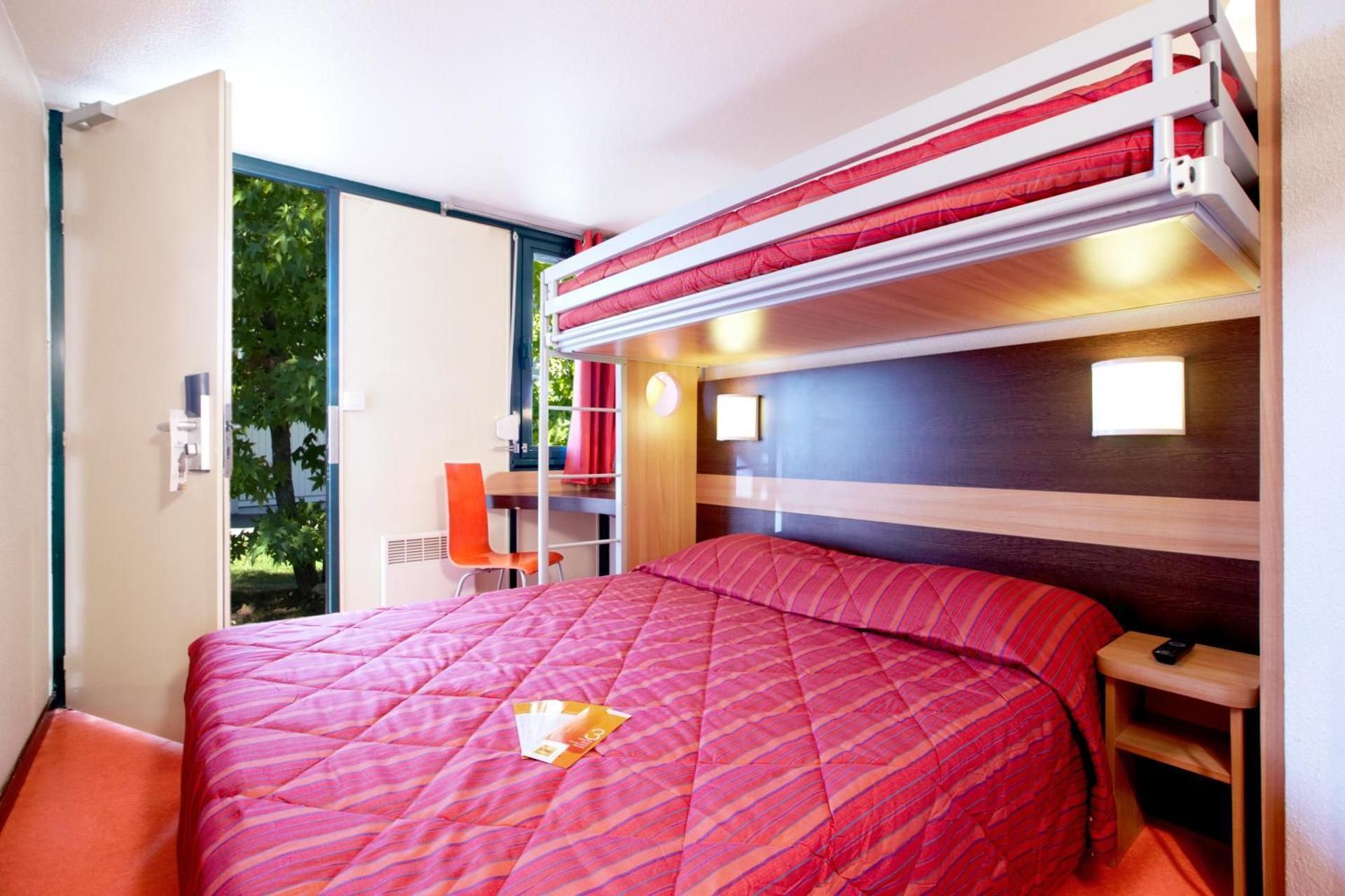 Triple Room (1 Double Bed + 1 Single Bed)