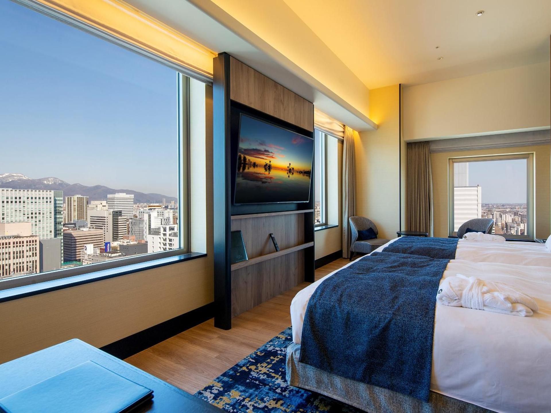 22nd High Premium Floor Suite - Non-Smoking