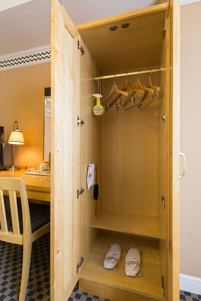 Hotel Monterey Edelhof Sapporo Standard Triple Room, Non Smoking (16-21 fr, 2 Single Beds + 1extra bed) 6