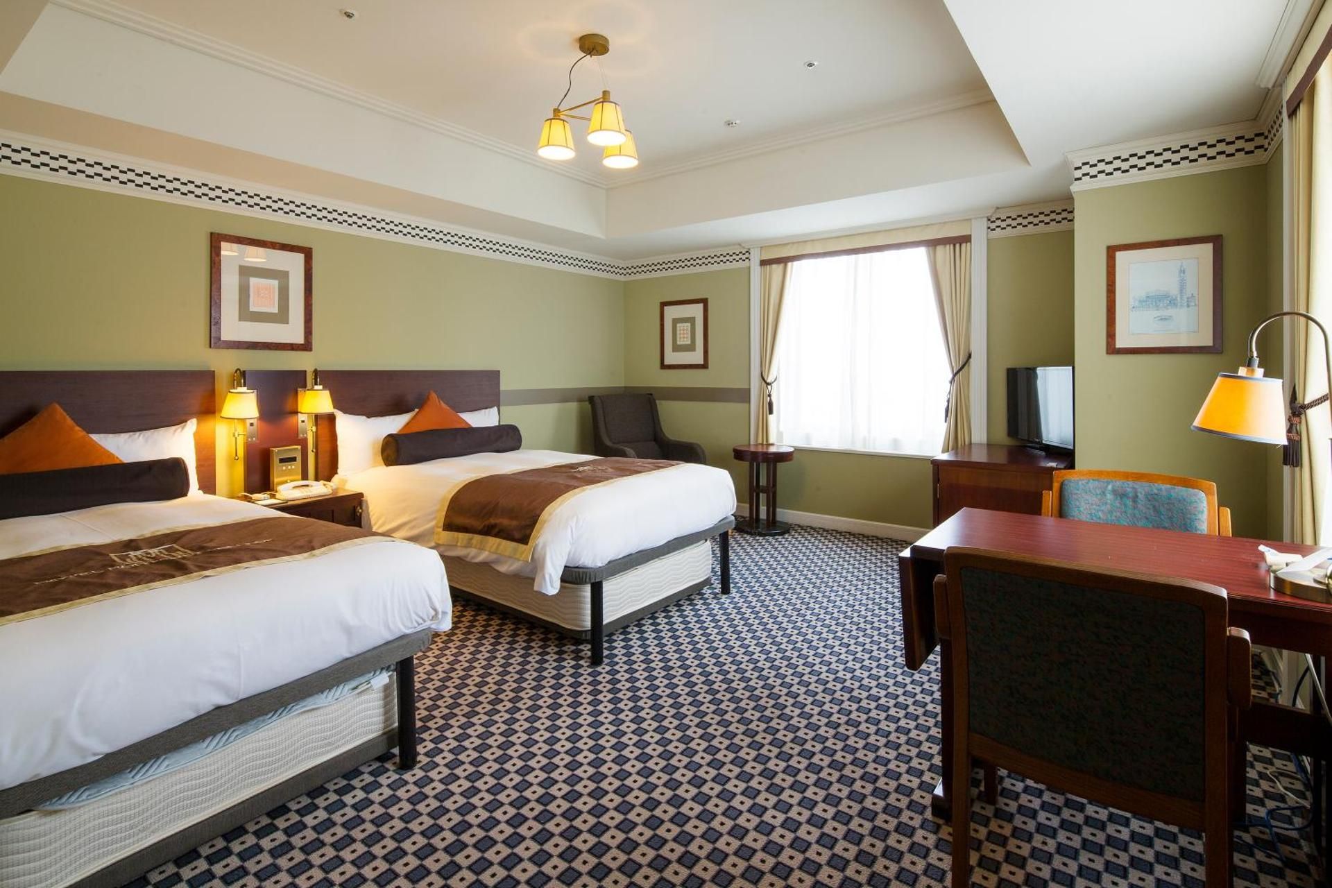 Deluxe Corner Twin Room - Non-Smoking - Main Building