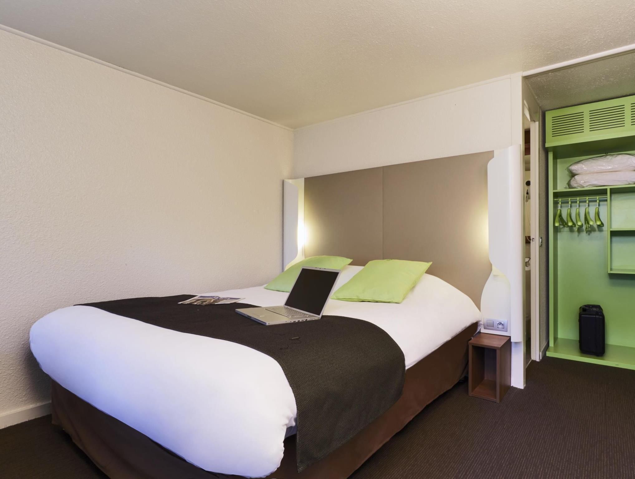 1 Double Bed