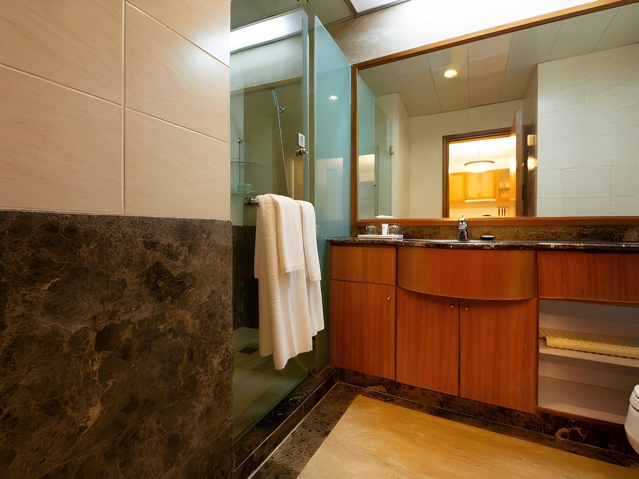 Executive Twin Suite