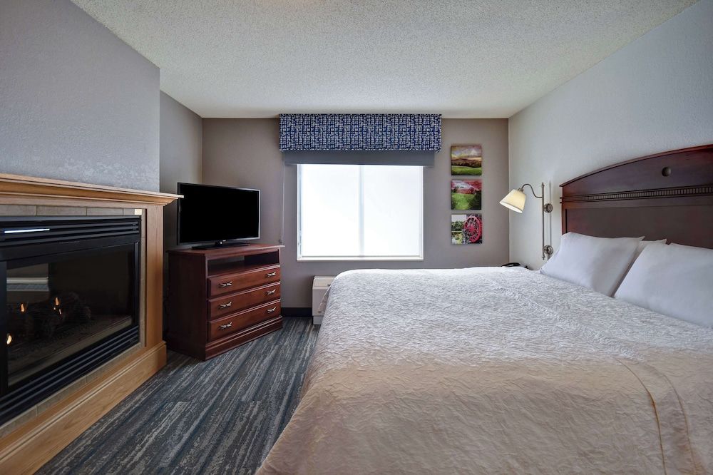 Suite, 1 King Bed, Jetted Tub