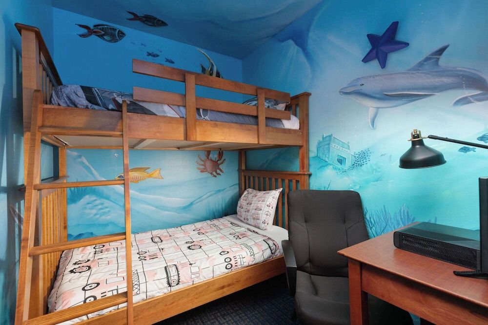Suite, Non Smoking (1 Queen with Bunk Beds)