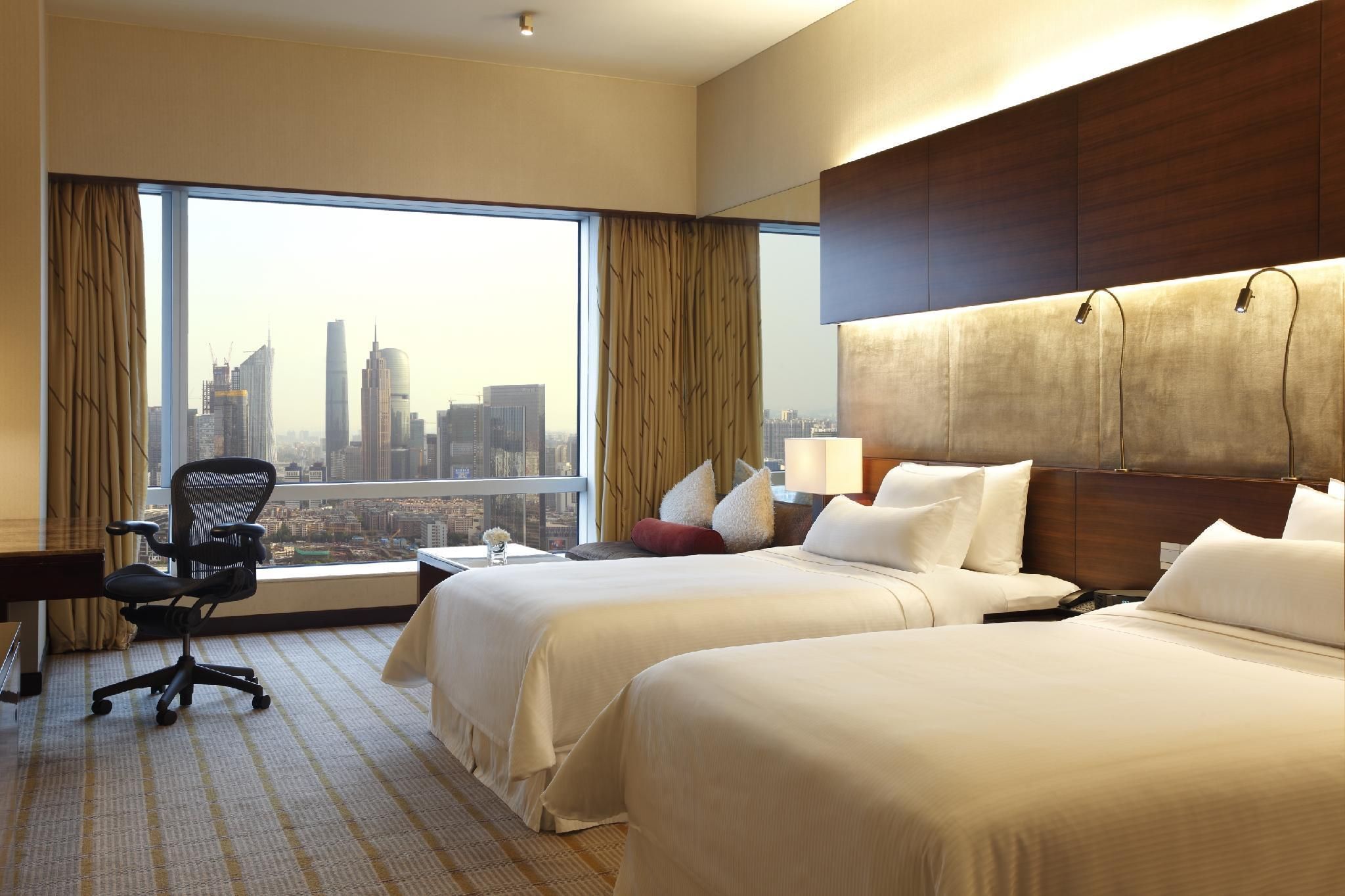 Guest Room, 2 Twin, City View