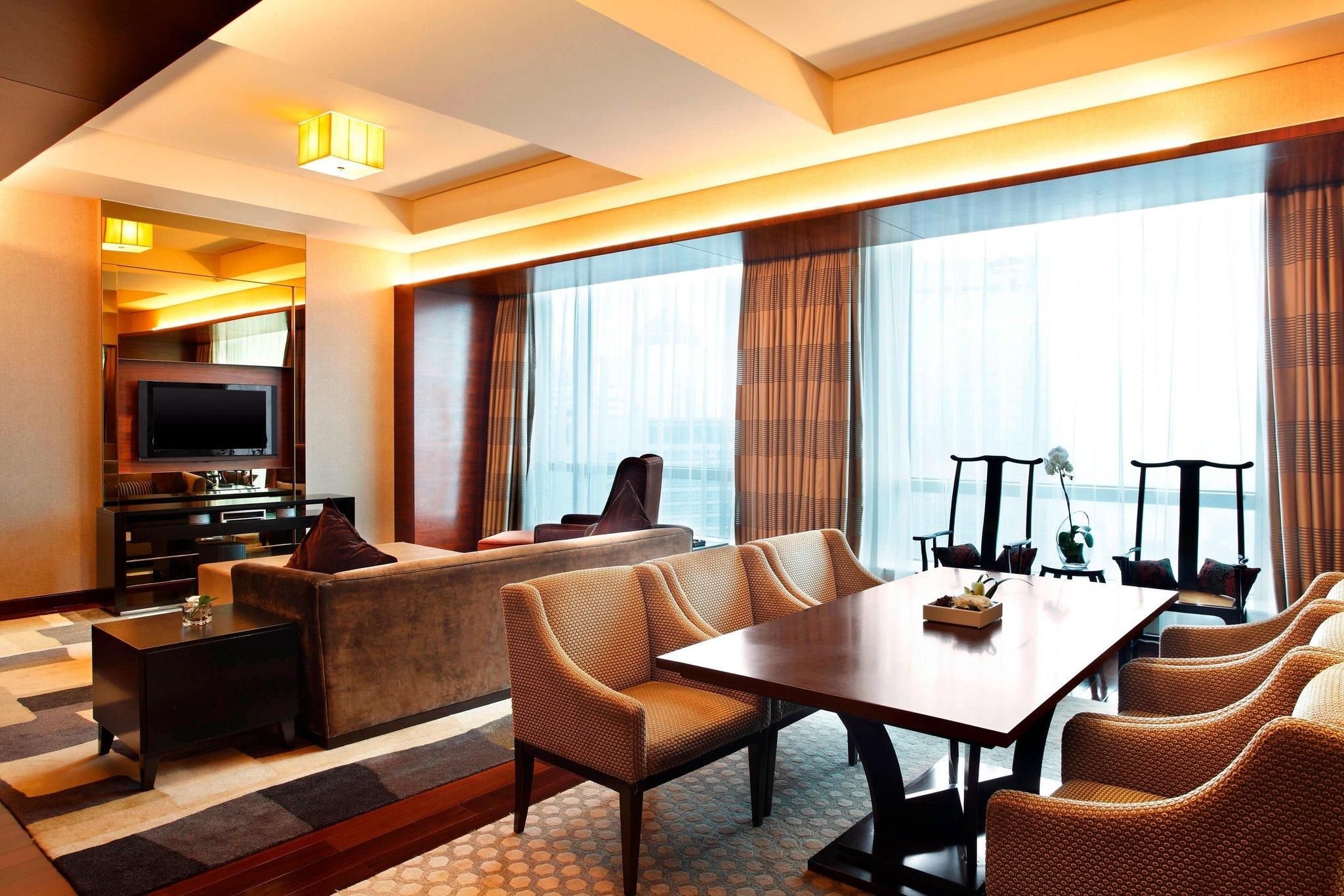 Club lounge access, 1 Bedroom Suite, 1 King (150sqm)