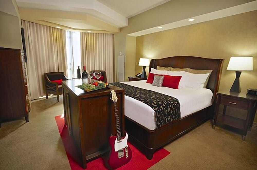 Suite, Tower (Cherokee Hard Rock)