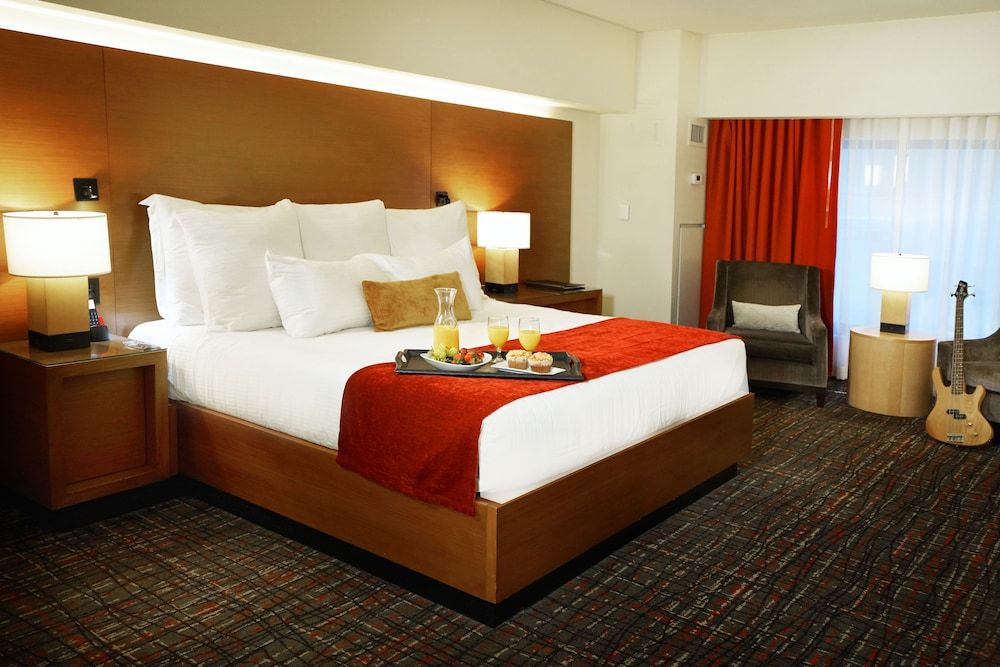 Hard Rock Hotel and Casino Tulsa Standard Room, 1 King Bed, Accessible, Tower (Cherokee) 2