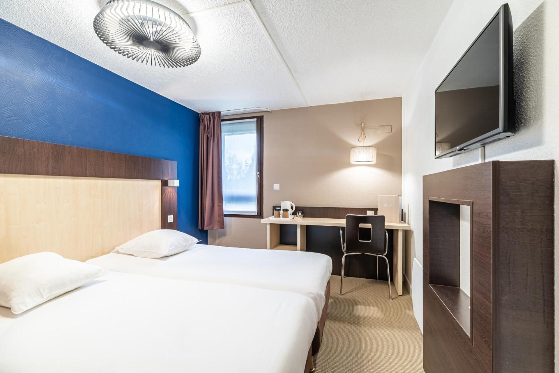 Standard - 2 Single Beds