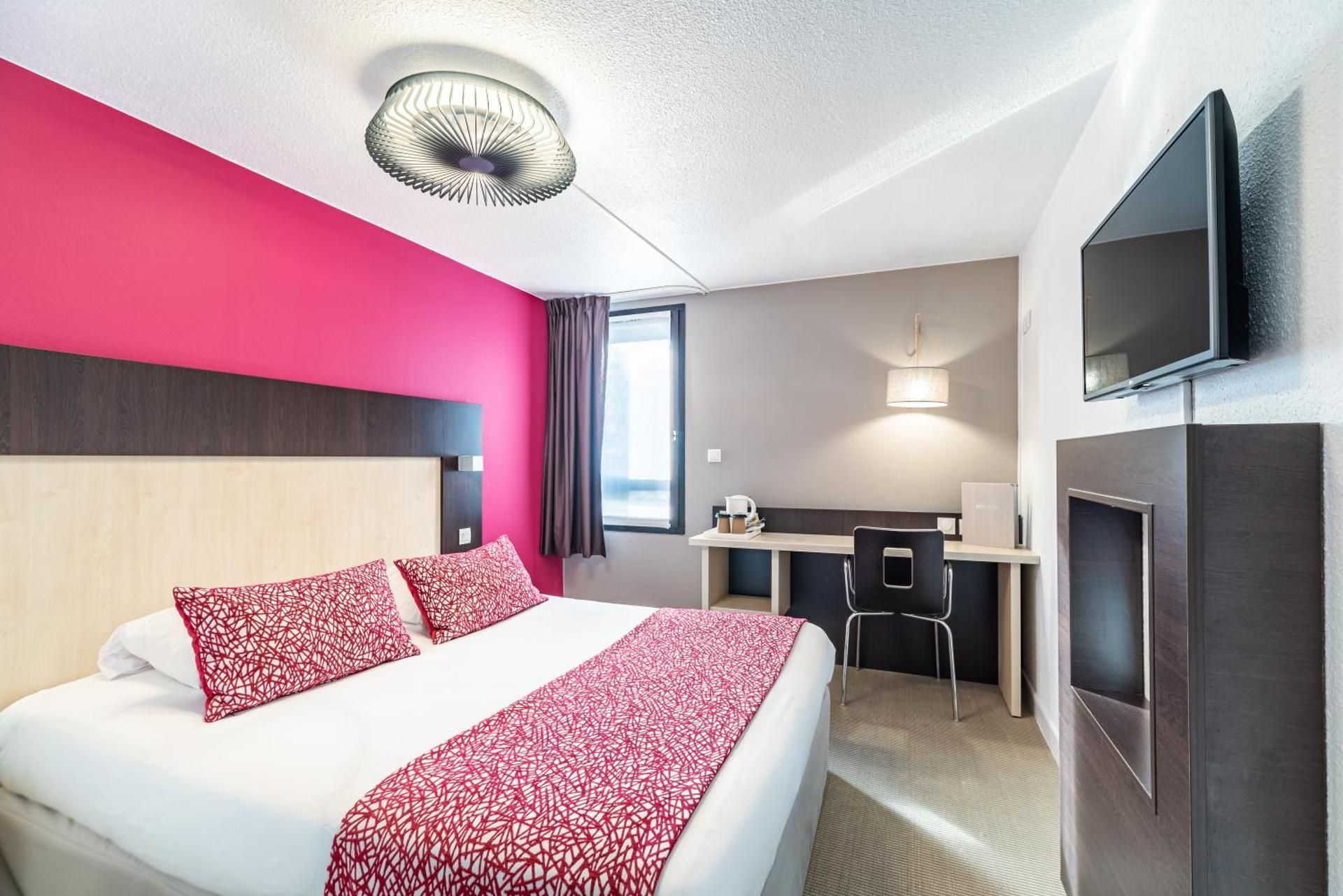 Triple Room - 1 Double Bed 2 Single Beds