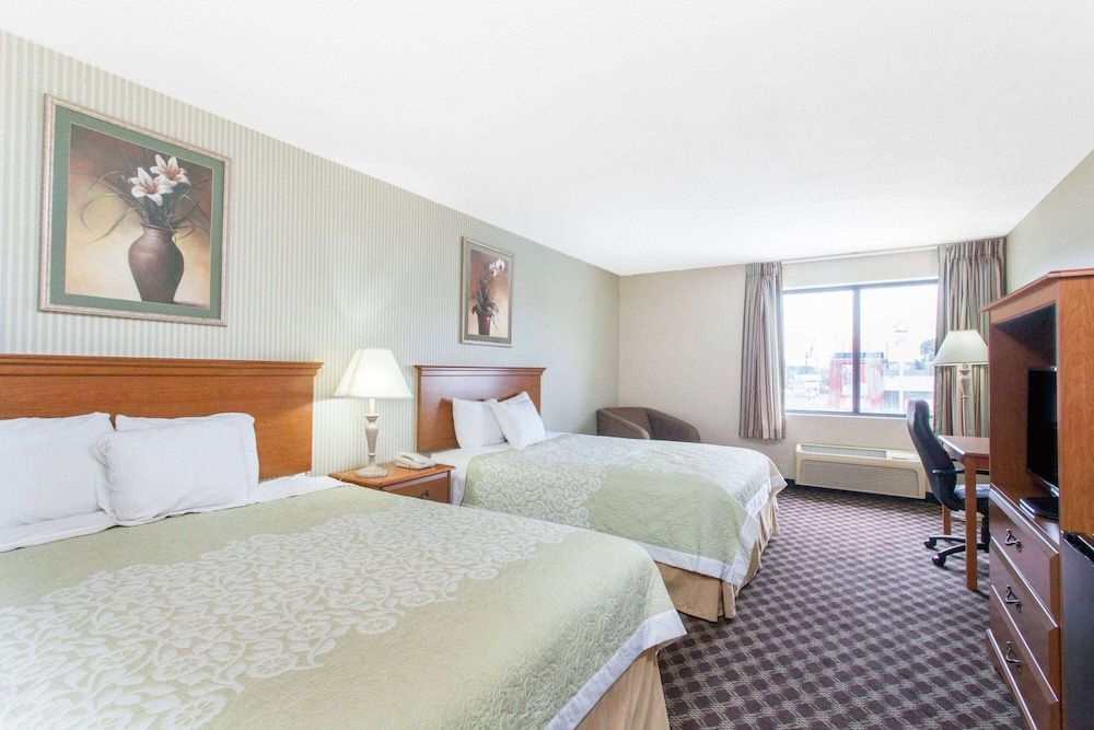 Room, 2 Queen Beds, Accessible, Non Smoking